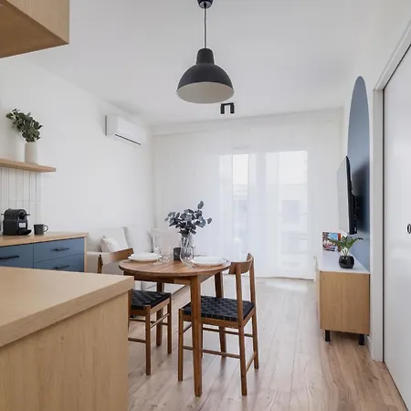 Modern In Podgórze By Renters Cracovia